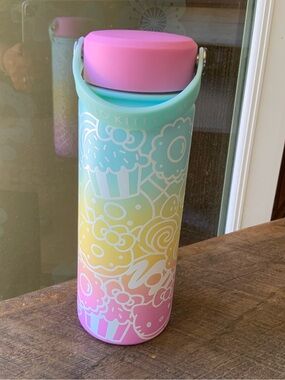 Hello Kitty Cafe Pink, Mint, Yellow Gradient Stainless Bottle